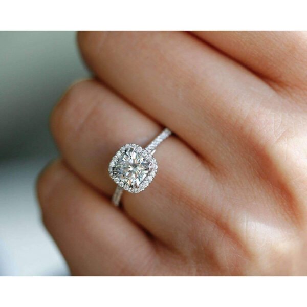 Cushion Cut engagement ring - Image 2